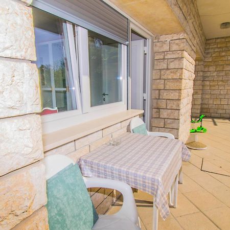 Apartments Anita Near Opatija With Private Parking 마툴지 외부 사진