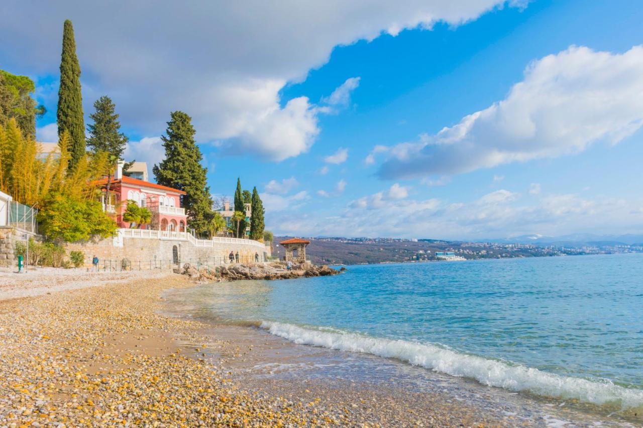 Apartments Anita Near Opatija With Private Parking 마툴지 외부 사진