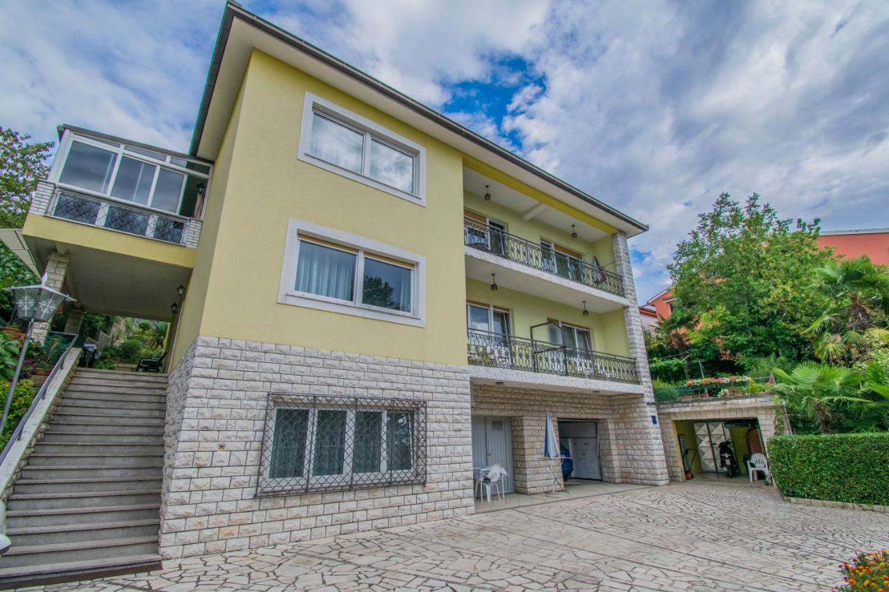 Apartments Anita Near Opatija With Private Parking 마툴지 외부 사진