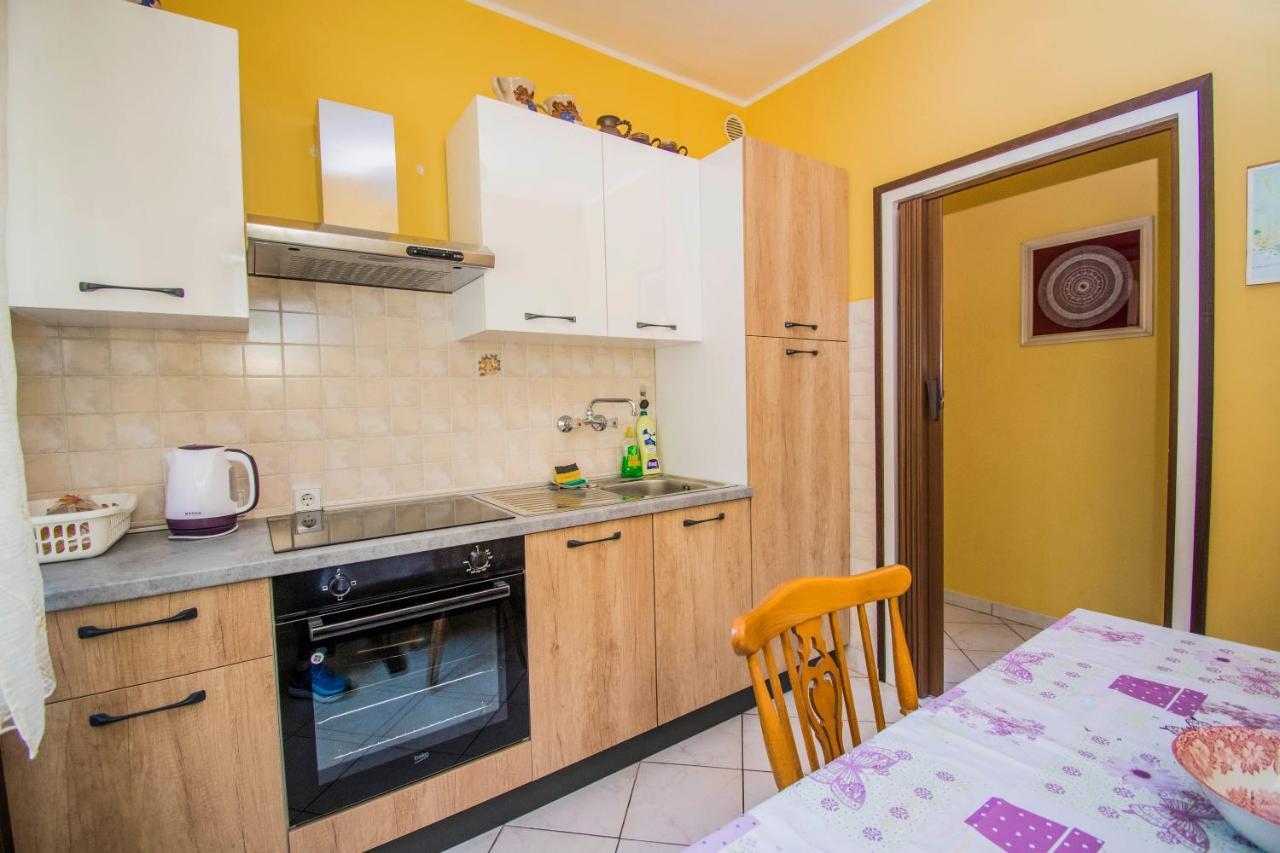 Apartments Anita Near Opatija With Private Parking 마툴지 외부 사진