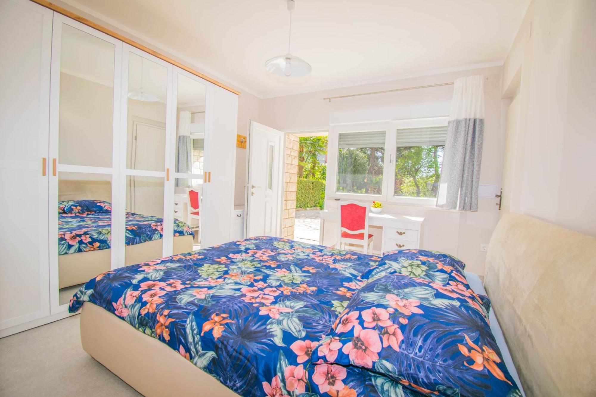 Apartments Anita Near Opatija With Private Parking 마툴지 외부 사진
