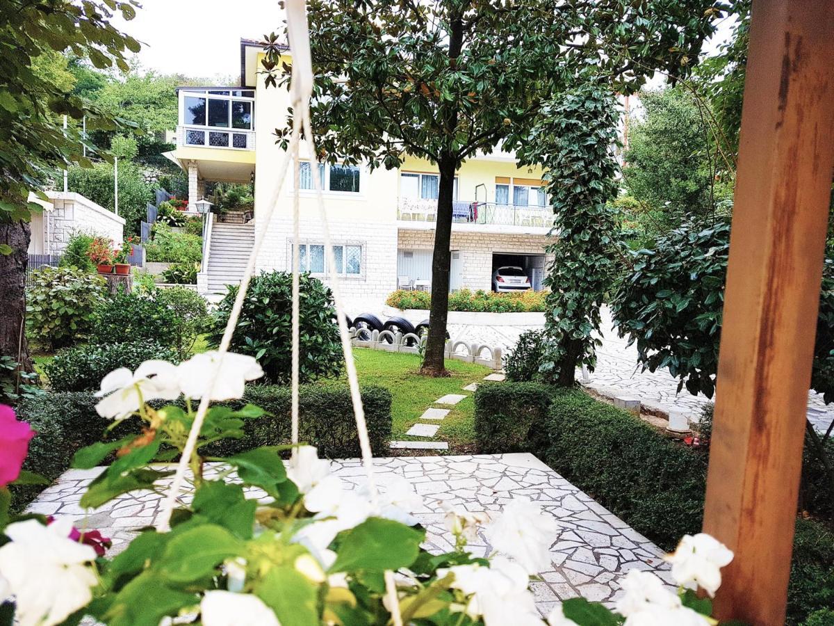 Apartments Anita Near Opatija With Private Parking 마툴지 외부 사진
